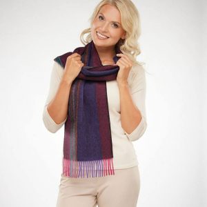 szalik-welniany-z-alpaki-w-kolorze-fioletowo-rozowym